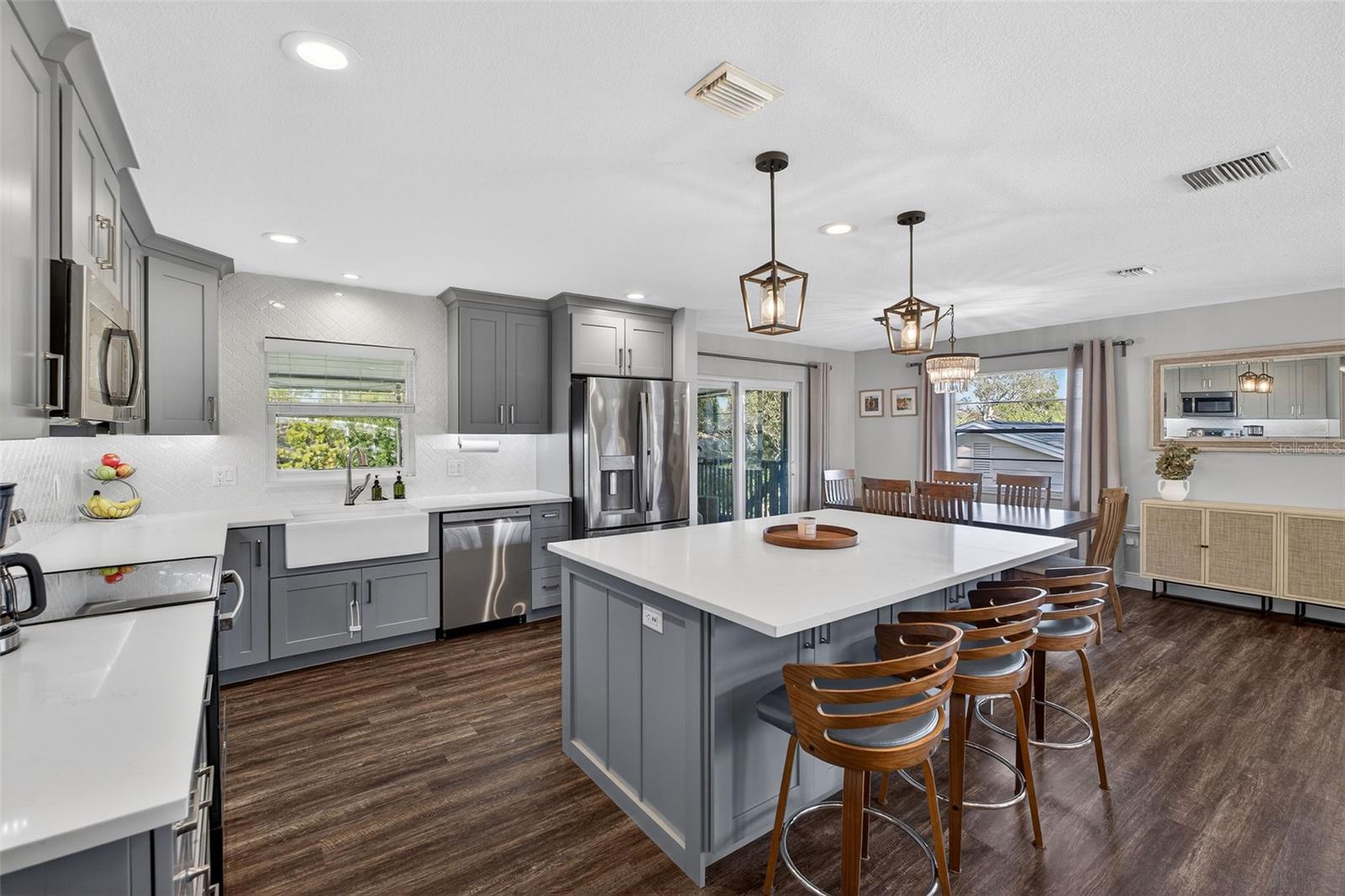 Image 4 of 41 For 1933 South Boulevard