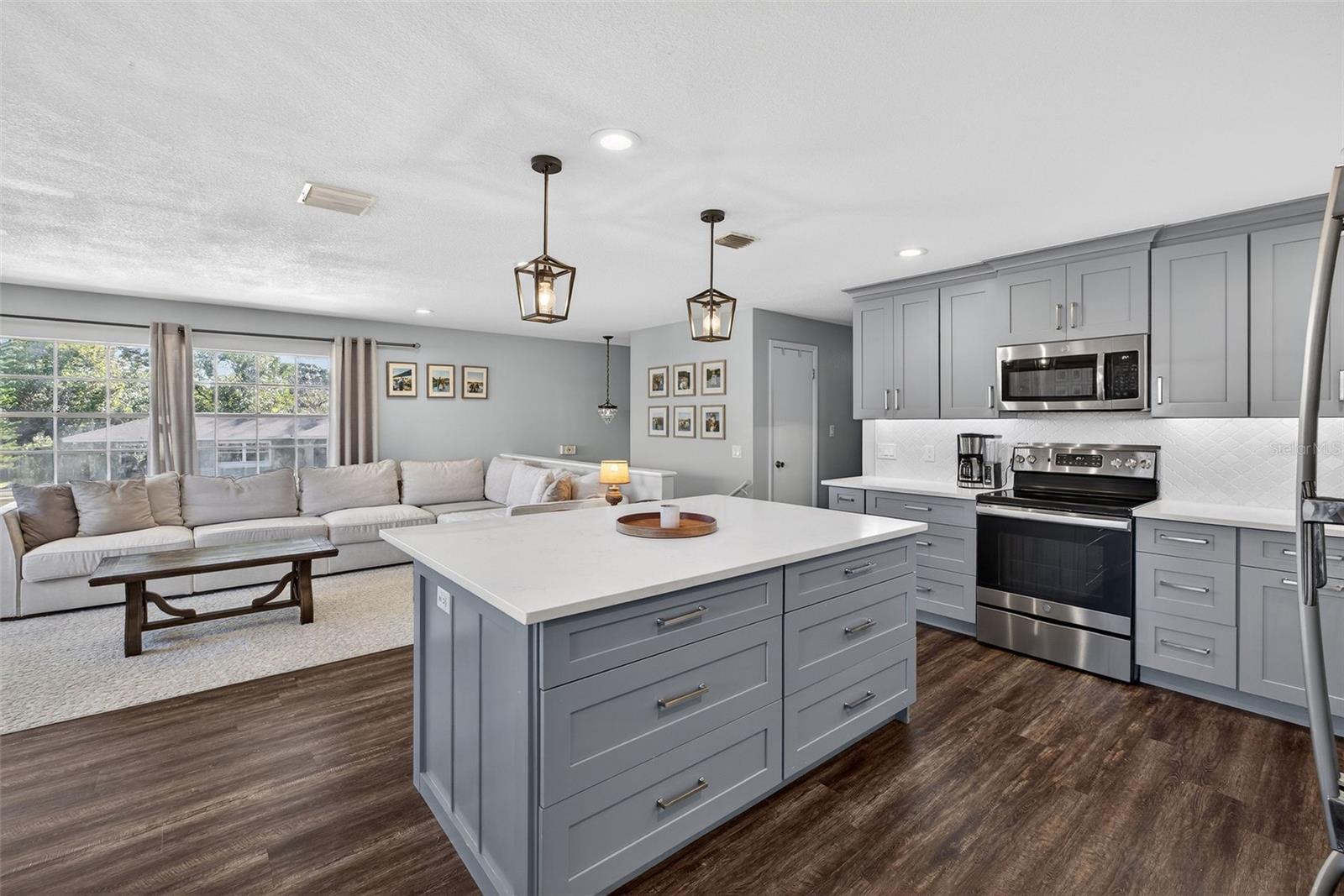 Image 6 of 41 For 1933 South Boulevard