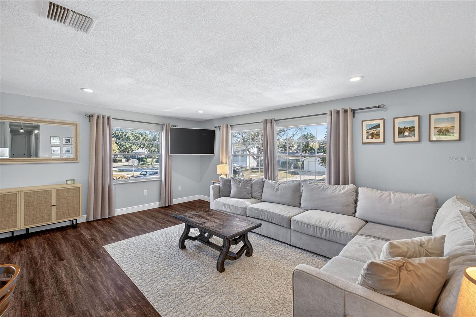 Image 7 of 41 For 1933 South Boulevard