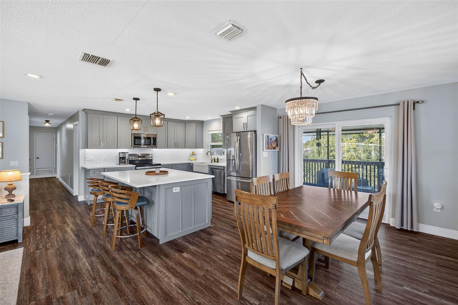 Image 9 of 41 For 1933 South Boulevard