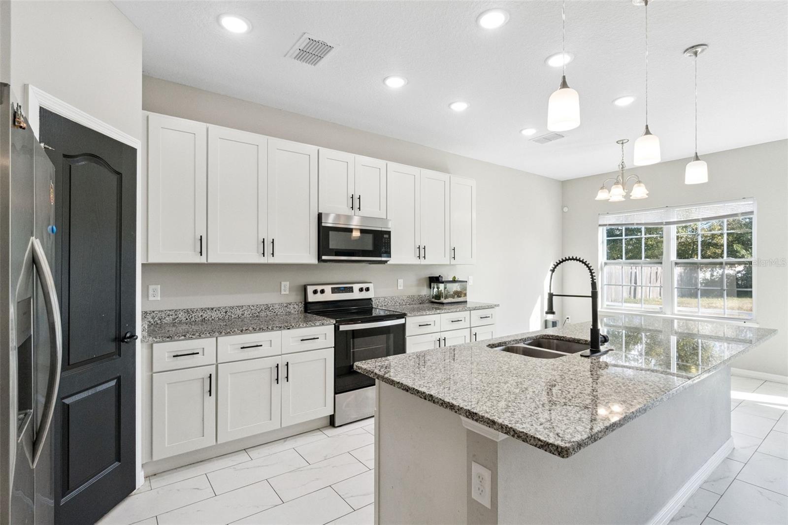 Image 7 of 20 For 611 Gazelle Drive
