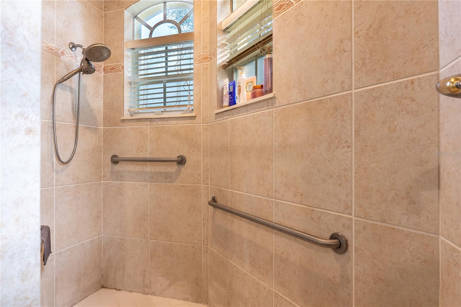 Image 31 of 85 For 1131 Pine Avenue