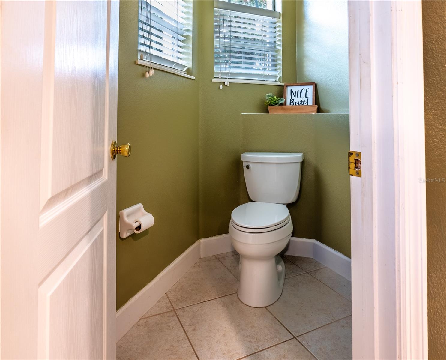 Image 33 of 85 For 1131 Pine Avenue