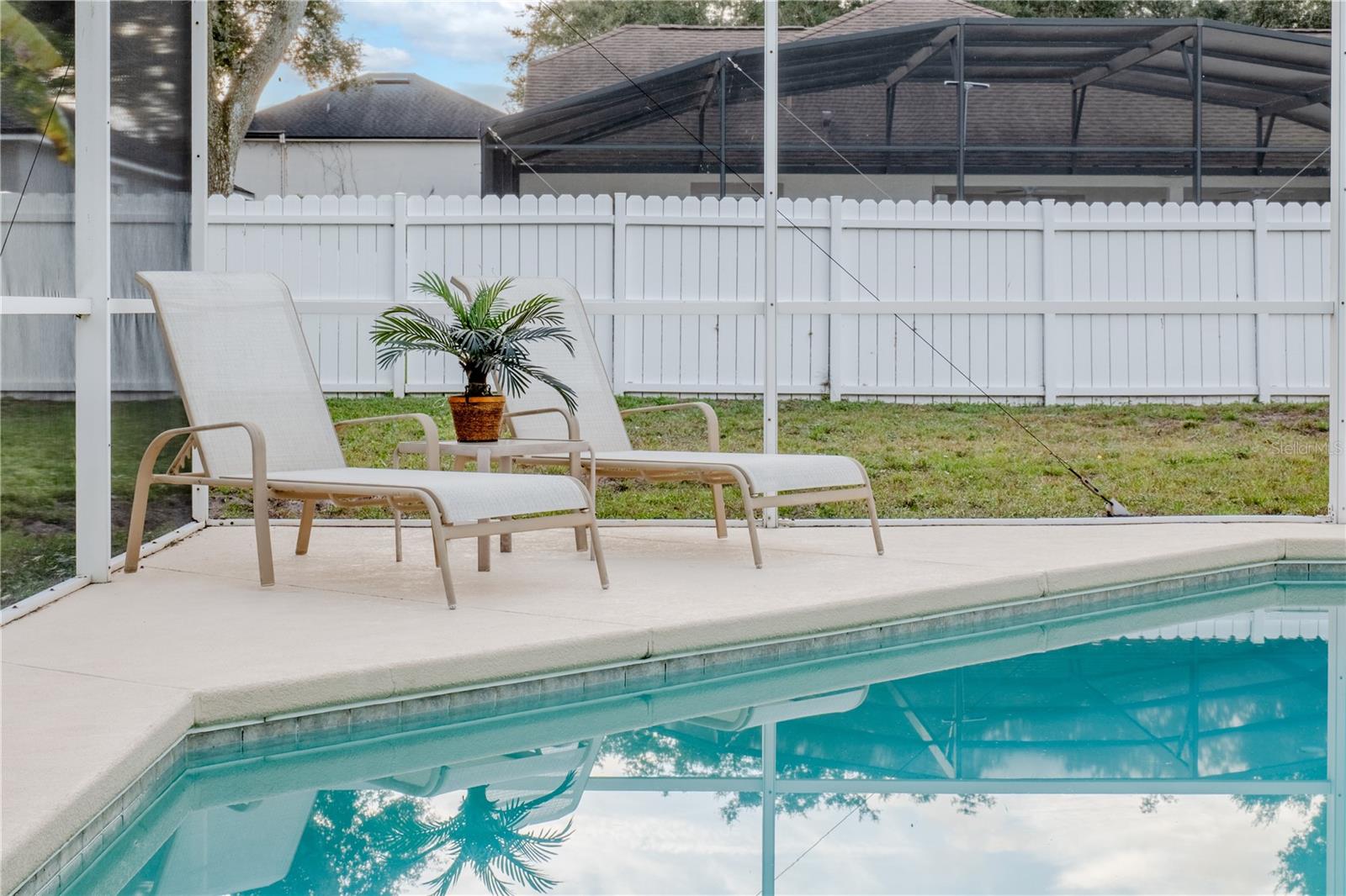 Image 76 of 85 For 1131 Pine Avenue