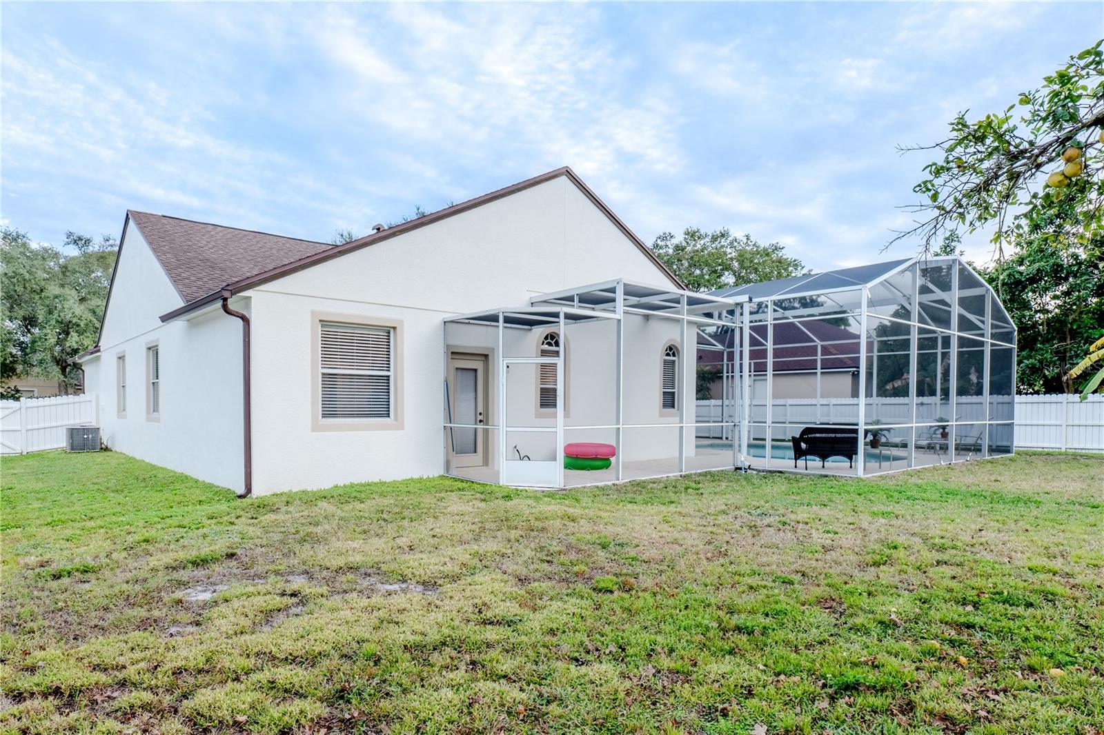 Image 83 of 85 For 1131 Pine Avenue