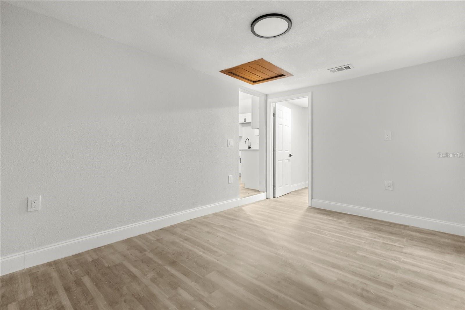 Image 16 of 23 For 14317 10th Street