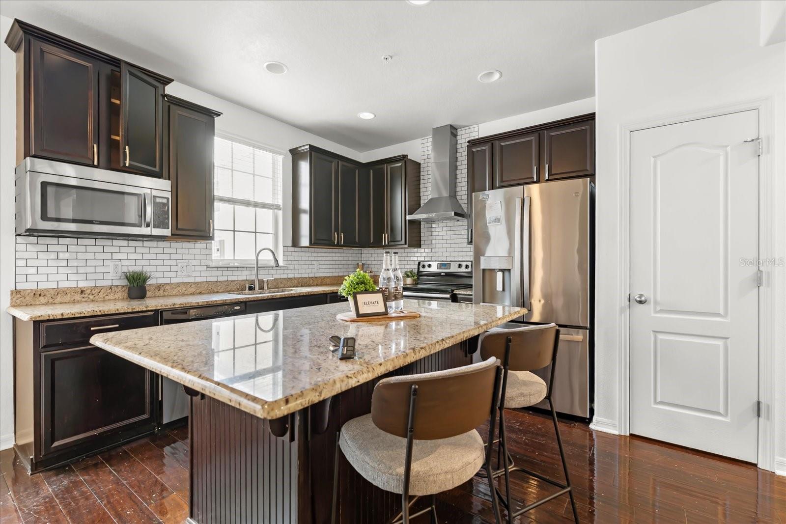 Image 12 of 28 For 2058 Prospect Avenue