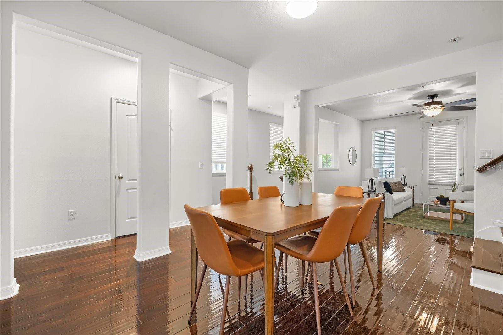 Image 15 of 28 For 2058 Prospect Avenue