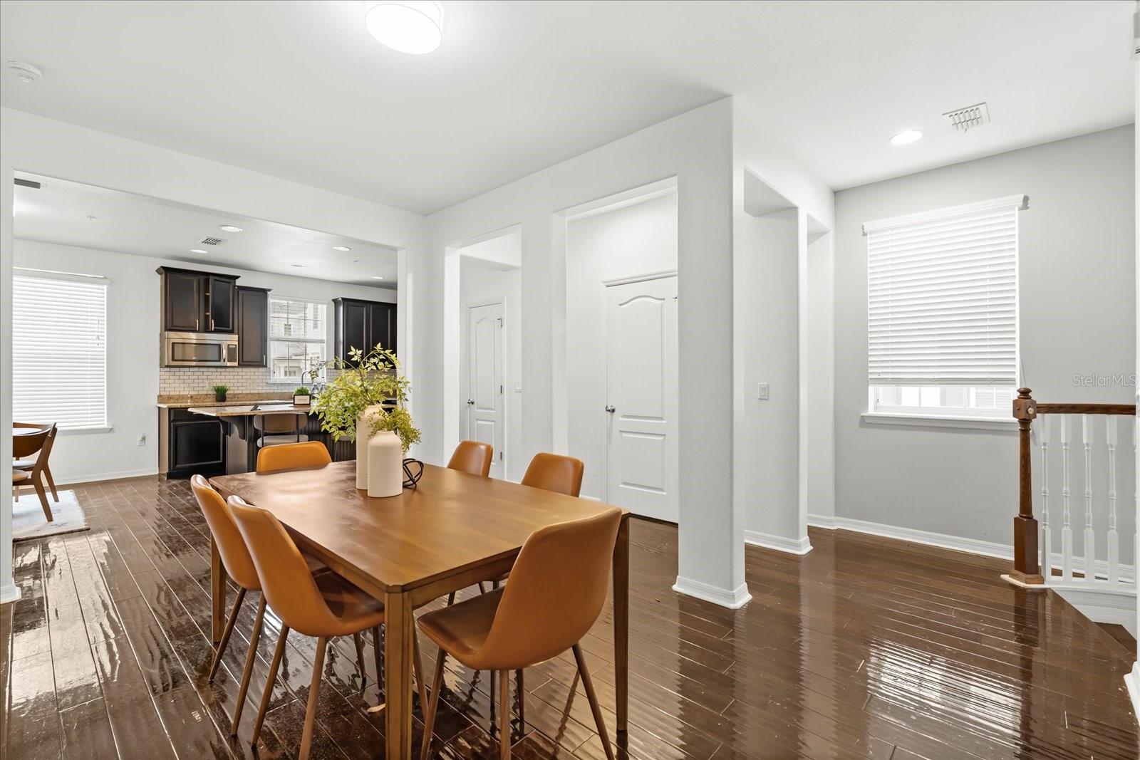 Image 16 of 28 For 2058 Prospect Avenue