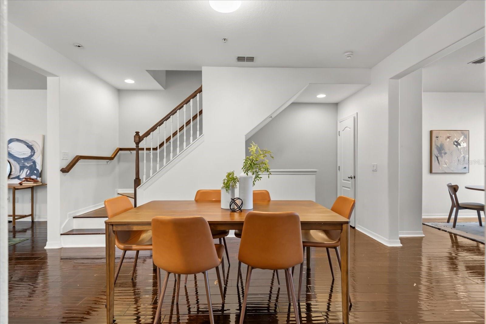 Image 8 of 28 For 2058 Prospect Avenue