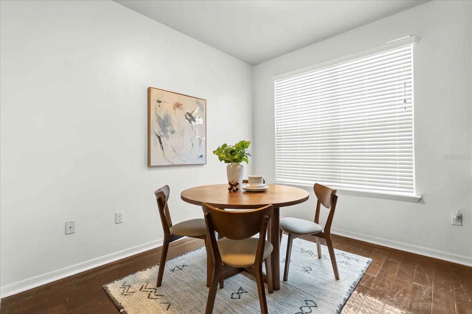 Image 9 of 28 For 2058 Prospect Avenue