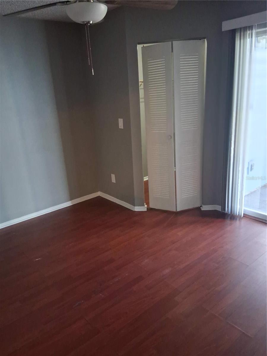 Image 12 of 20 For 2561 Grassy Point Drive 109