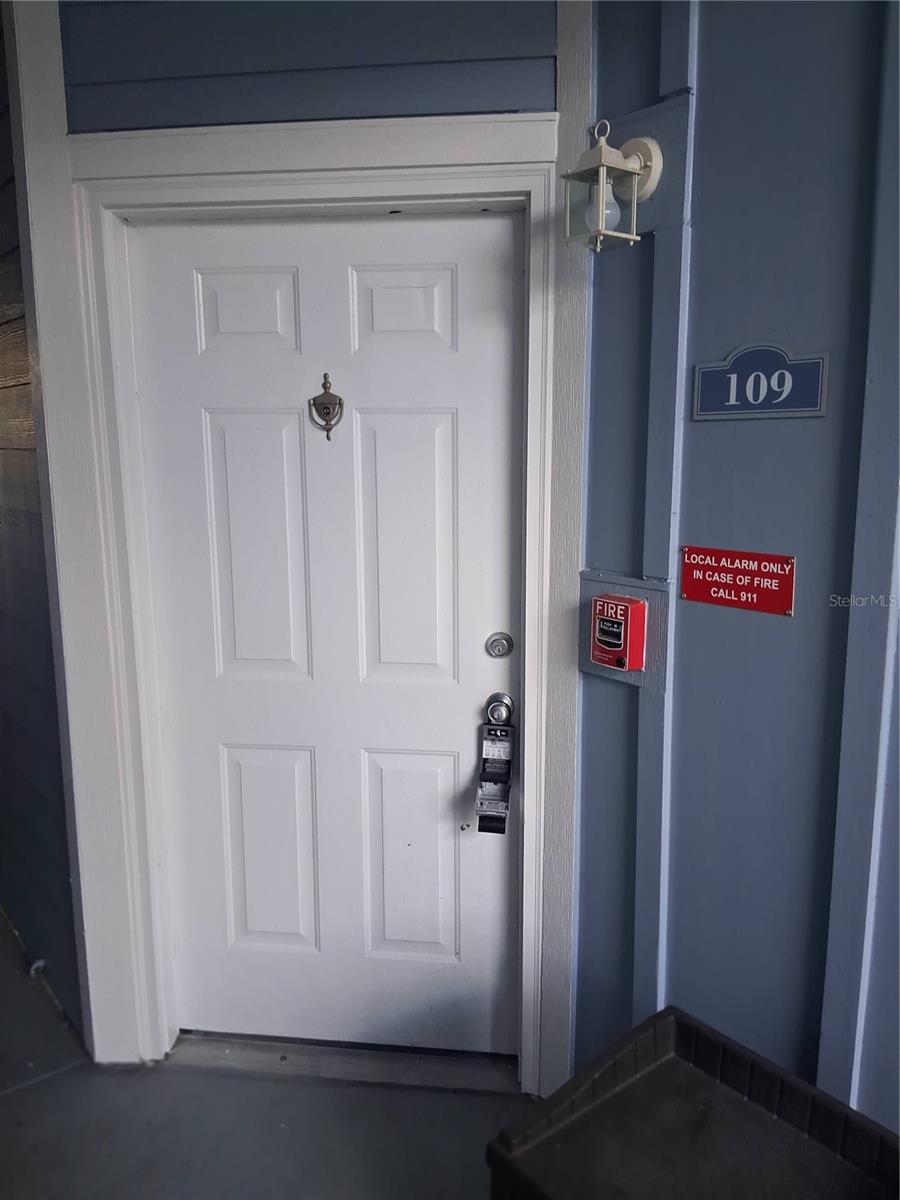 Image 3 of 20 For 2561 Grassy Point Drive 109