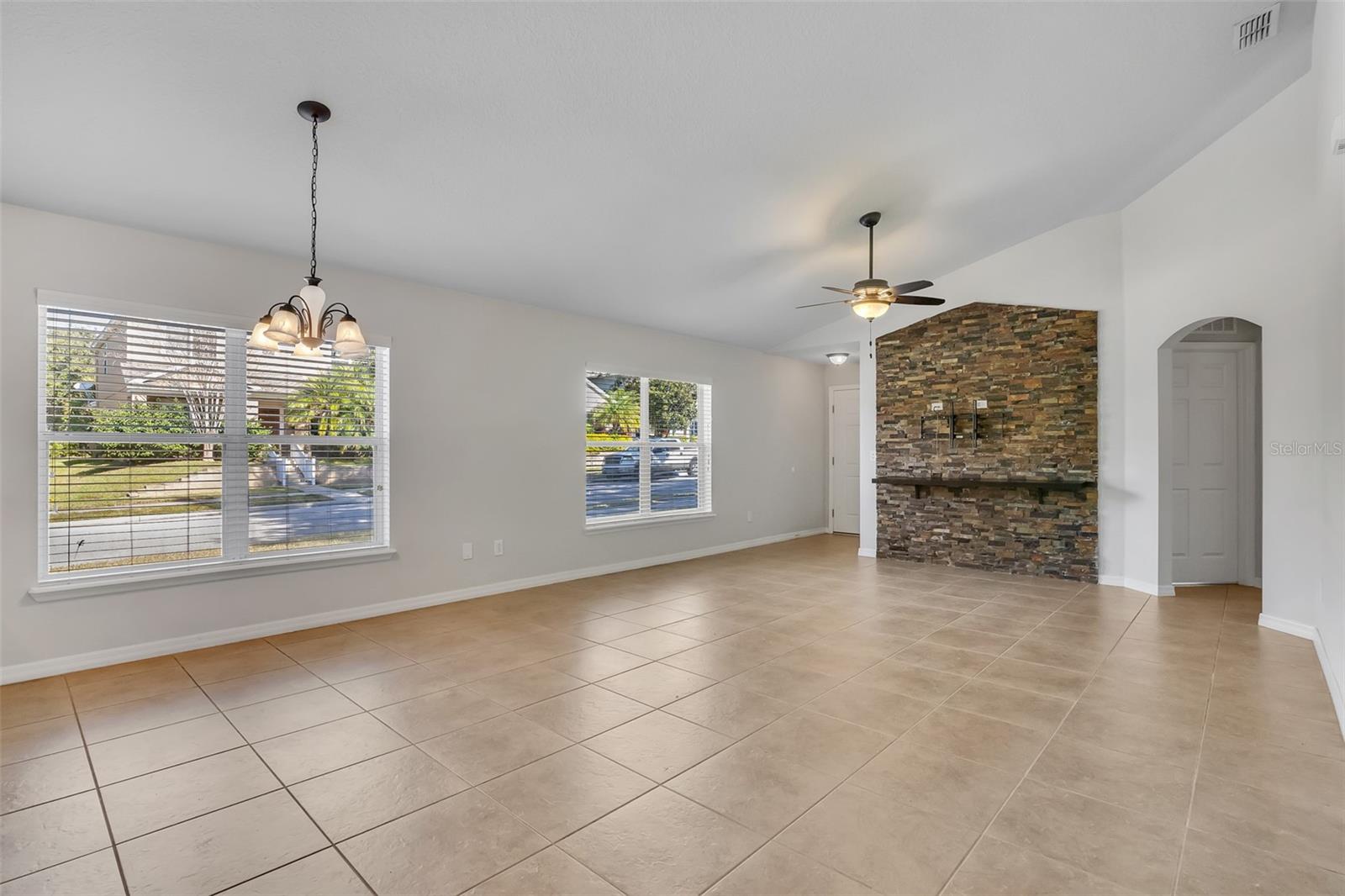 Image 10 of 30 For 604 Bending Oak Trail