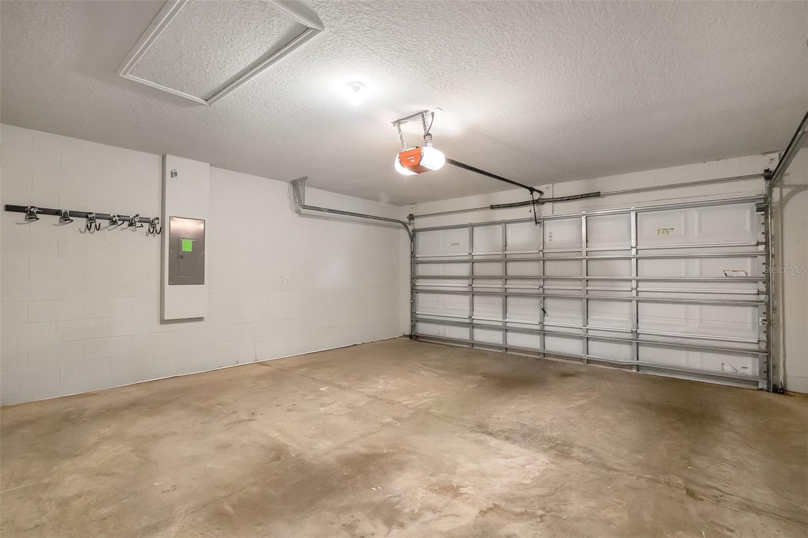 Image 21 of 30 For 604 Bending Oak Trail