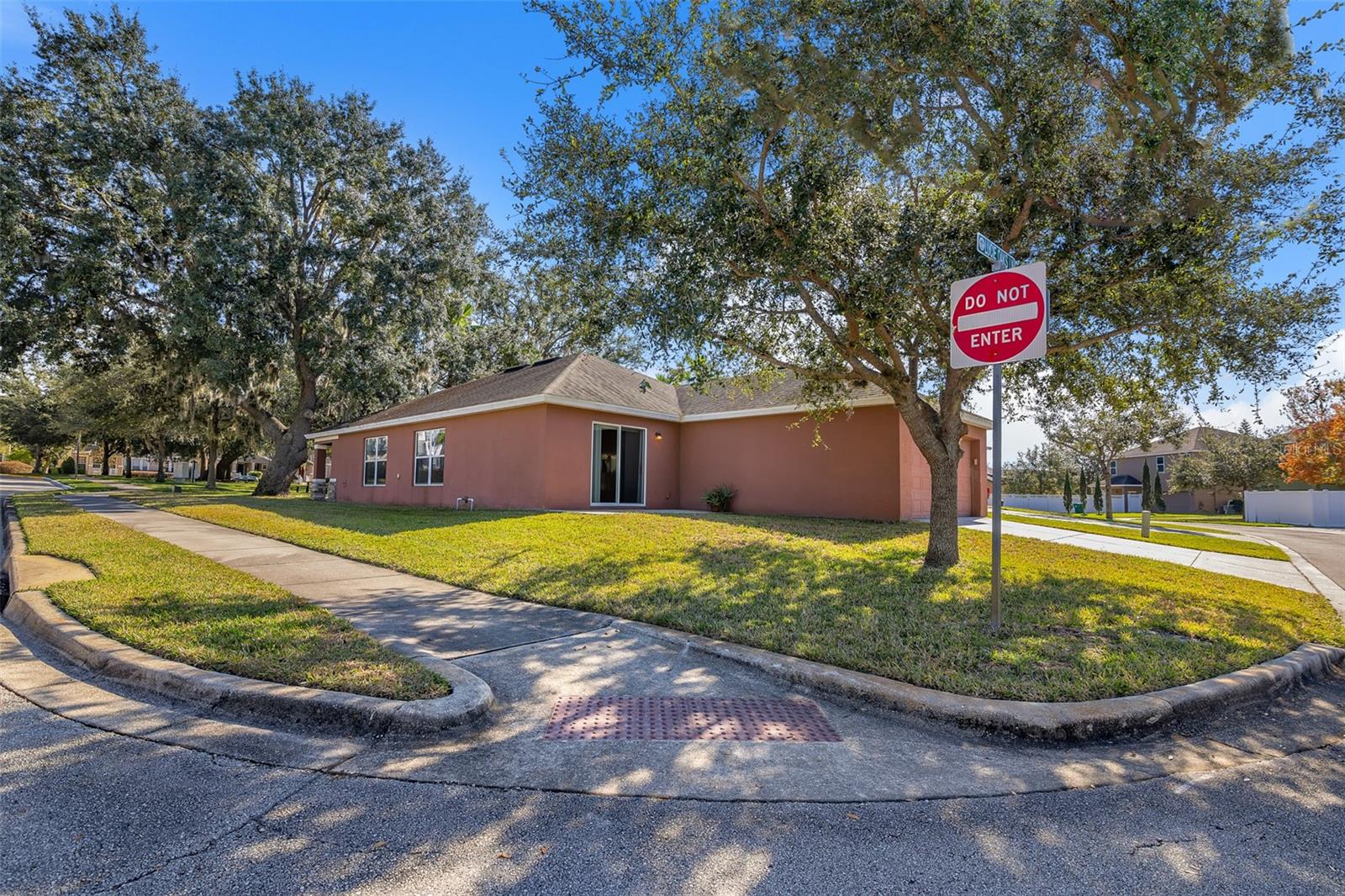 Image 23 of 30 For 604 Bending Oak Trail