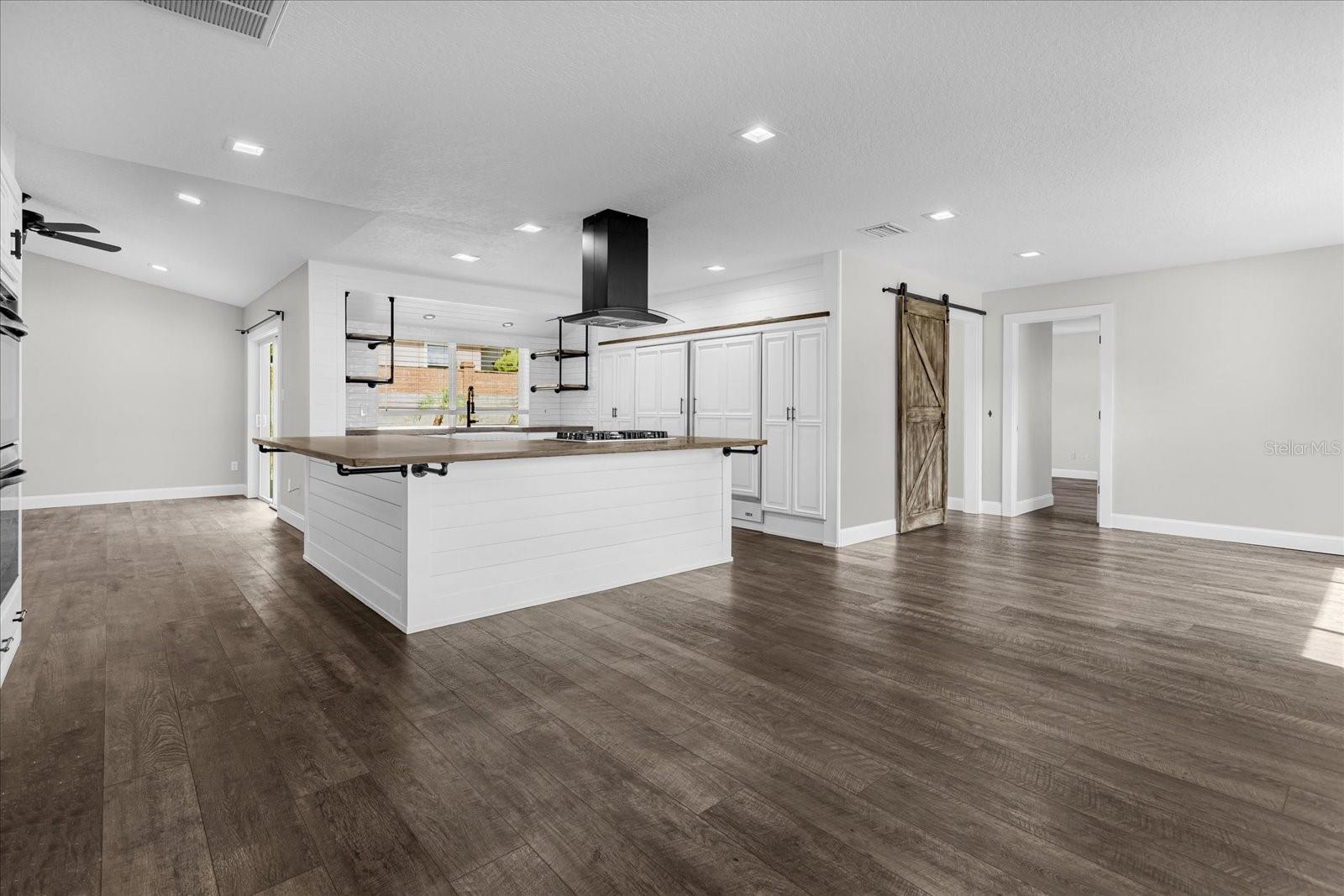 Image 3 of 17 For 8756 Granada Boulevard