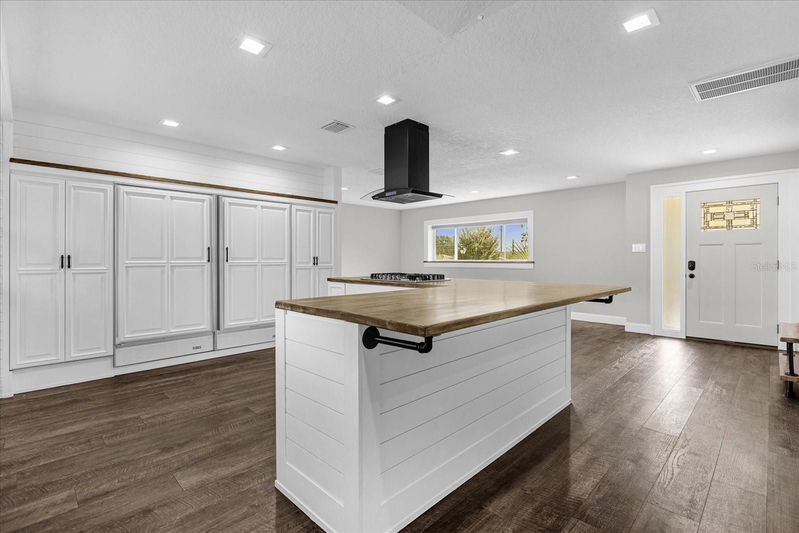 Image 5 of 17 For 8756 Granada Boulevard