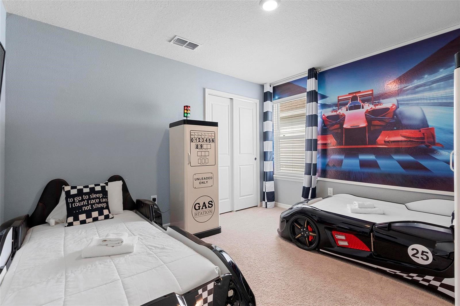 Image 33 of 63 For 3413 Lilac  