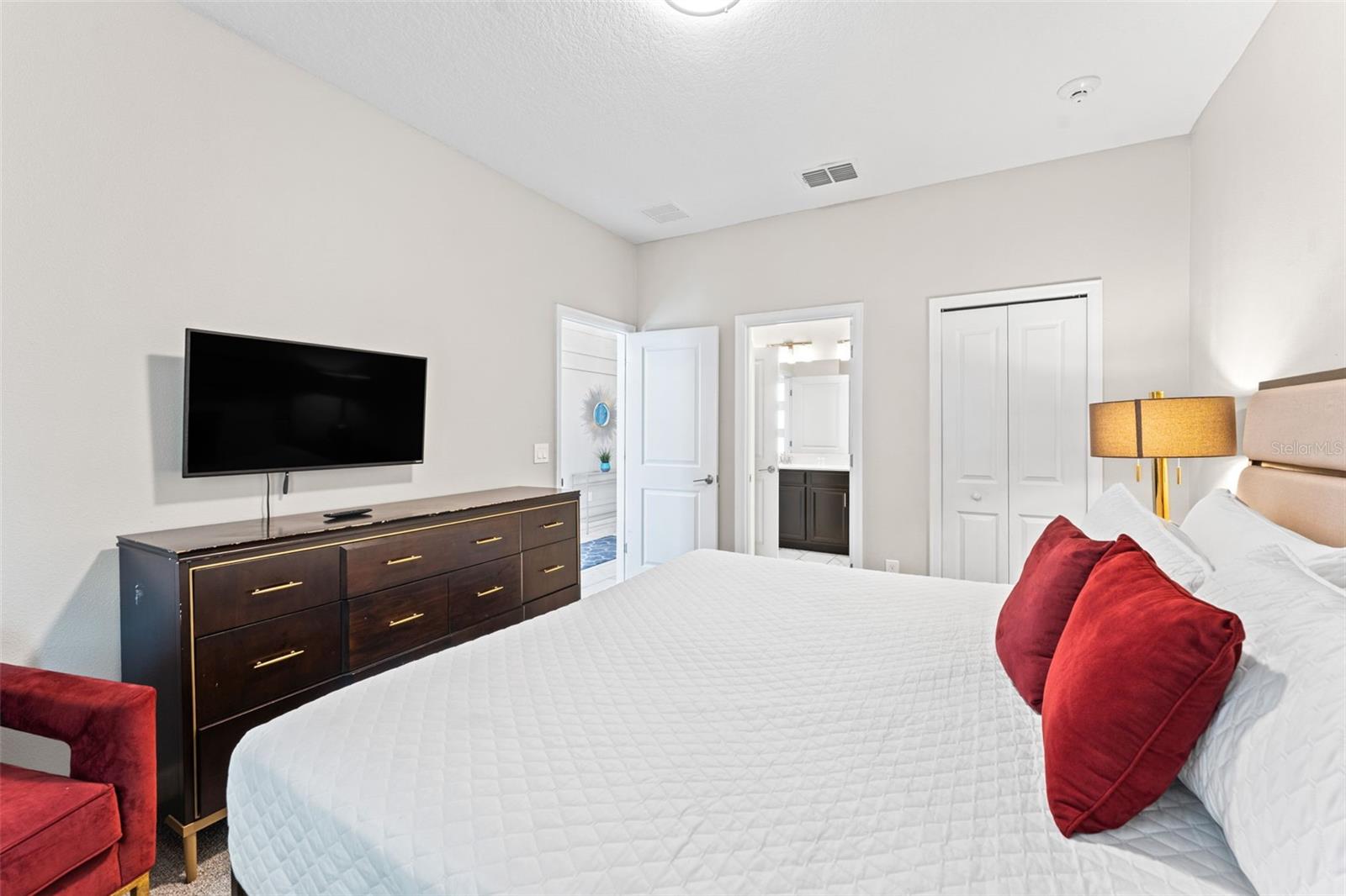 Image 21 of 53 For 2933 Fable Street