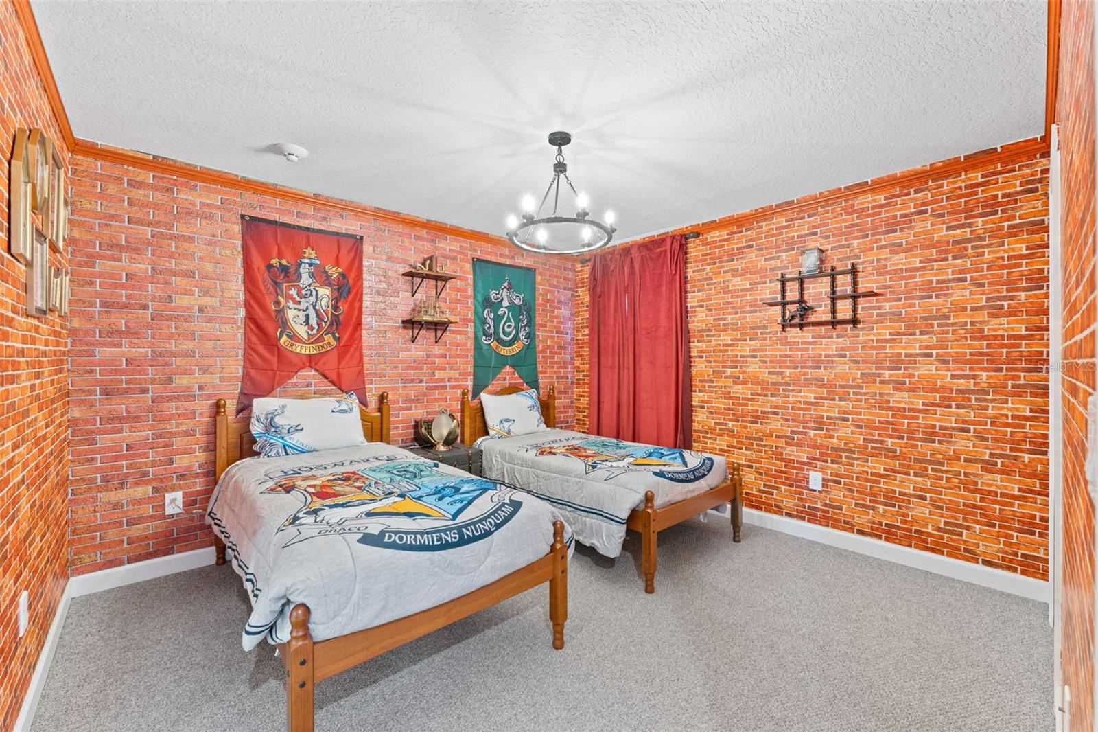 Image 39 of 53 For 2933 Fable Street