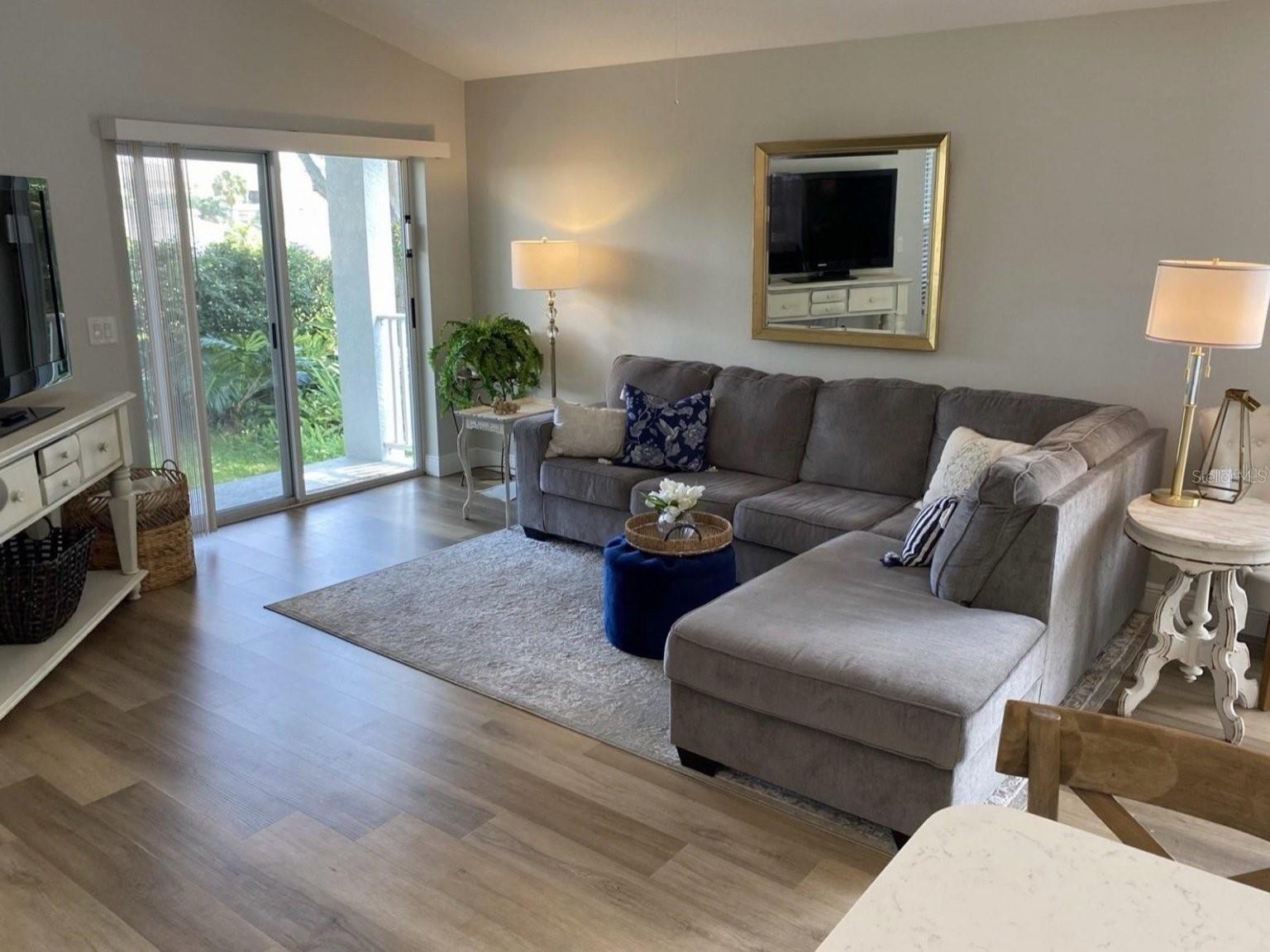 Image 7 of 32 For 17403 Summer Oak Lane