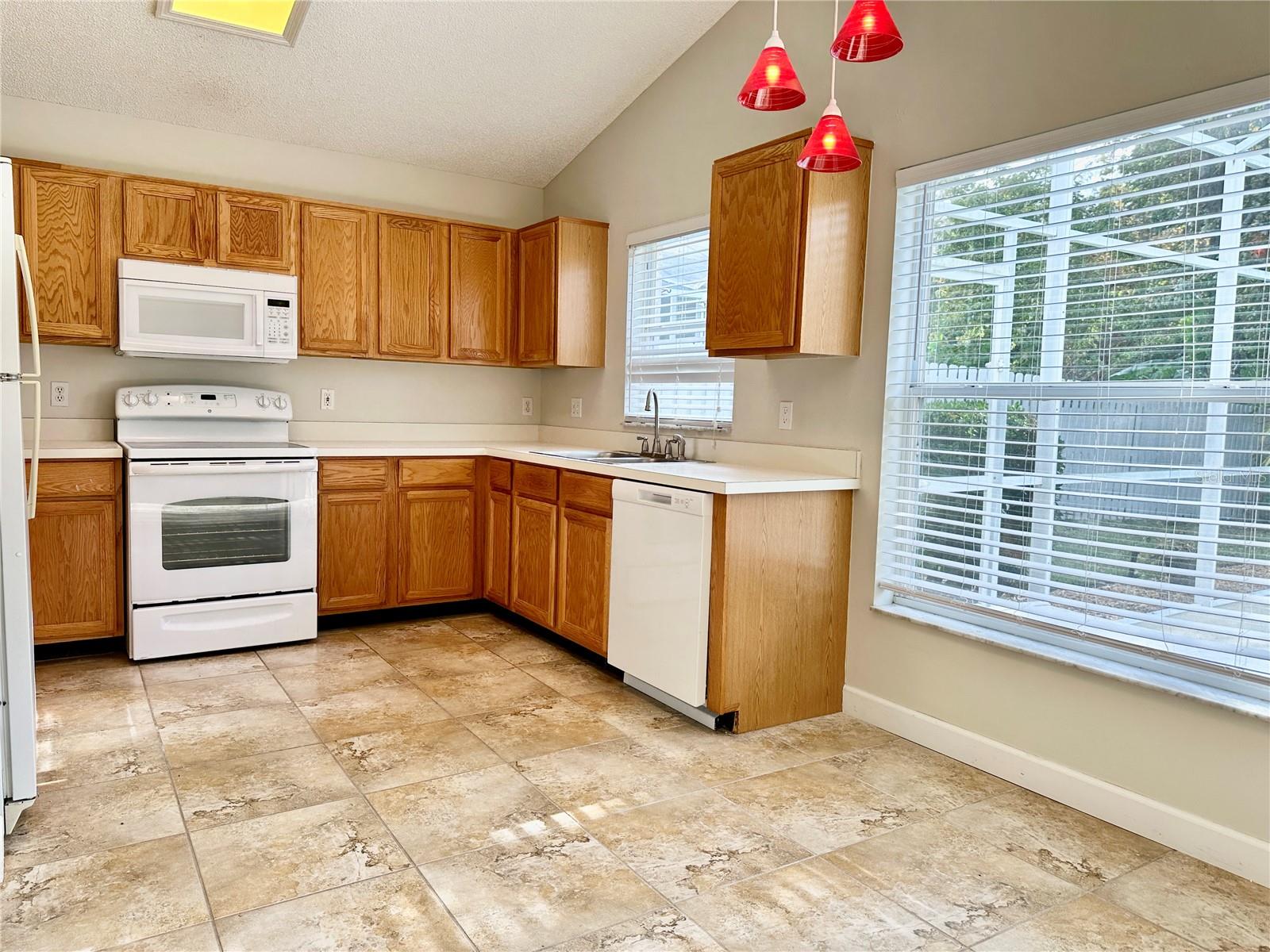 Image 14 of 52 For 13322 Heron Cove Drive