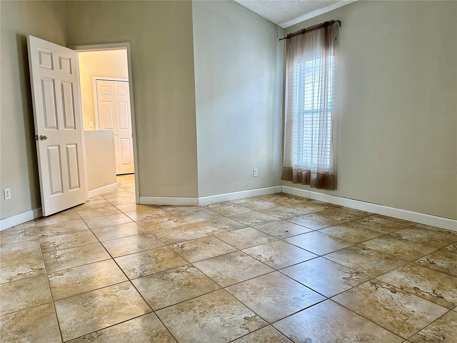 Image 18 of 52 For 13322 Heron Cove Drive