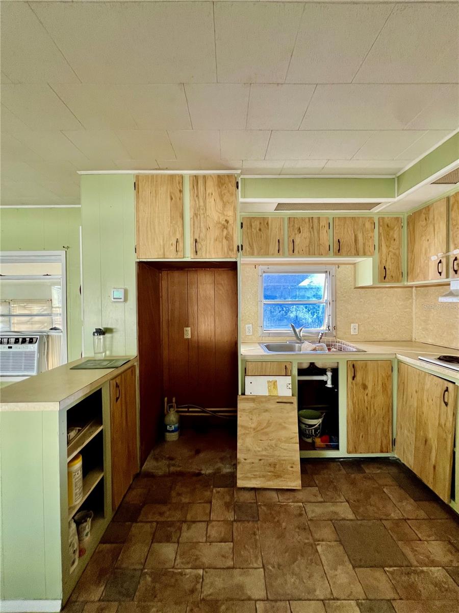 Image 21 of 33 For 2047 Kepner Drive