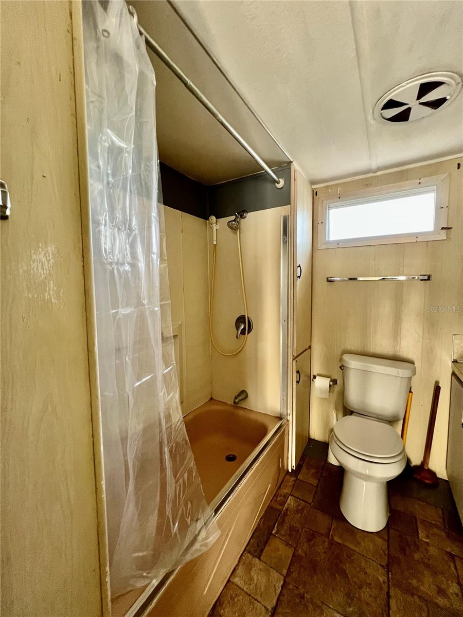 Image 29 of 33 For 2047 Kepner Drive