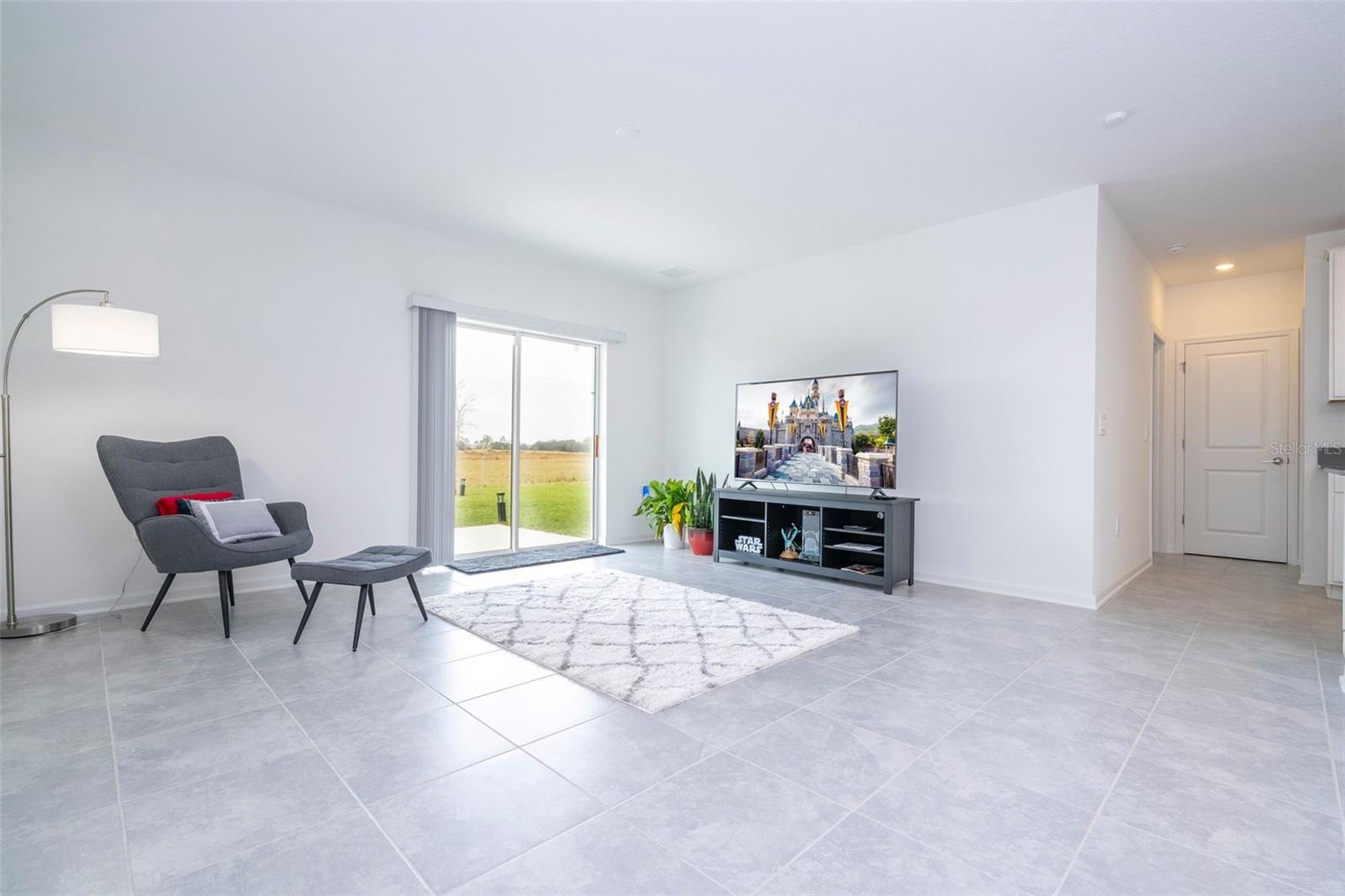 Image 20 of 48 For 668 Daring Drive