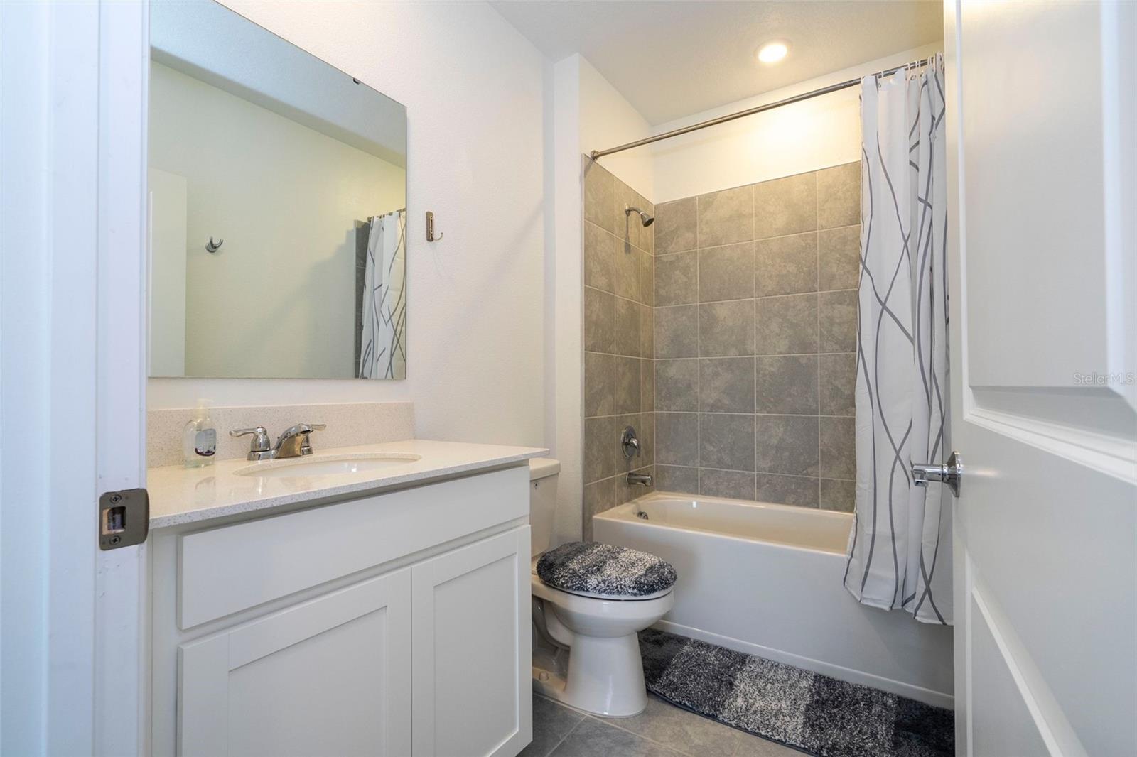 Image 22 of 48 For 668 Daring Drive