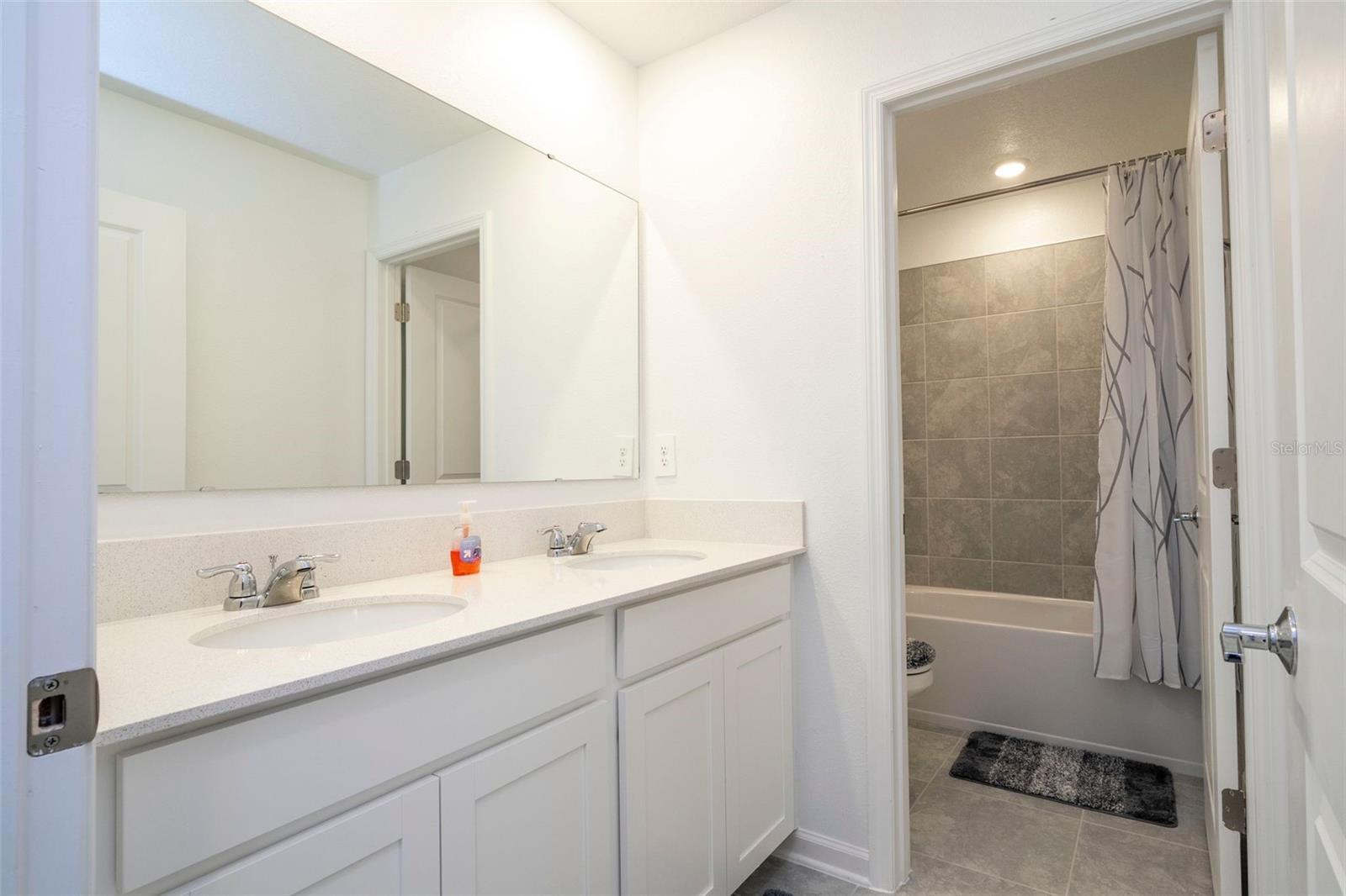 Image 33 of 48 For 668 Daring Drive