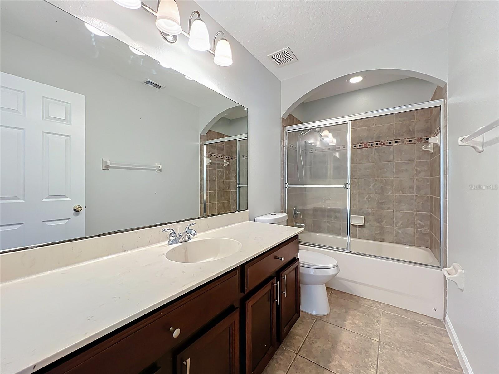 Image 36 of 58 For 16178 Old Ash Loop