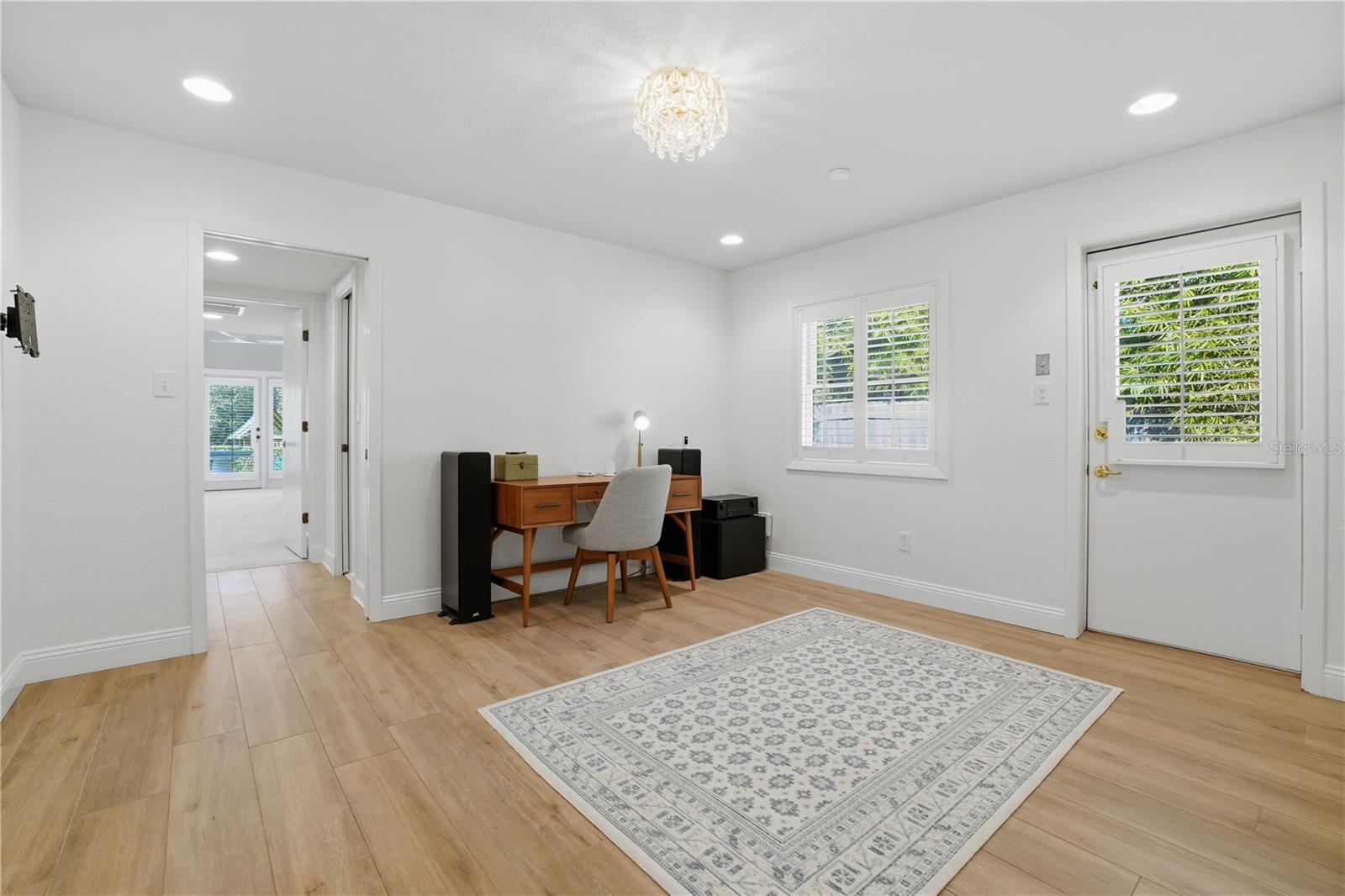 Image 18 of 60 For 1711 Barcelona Way