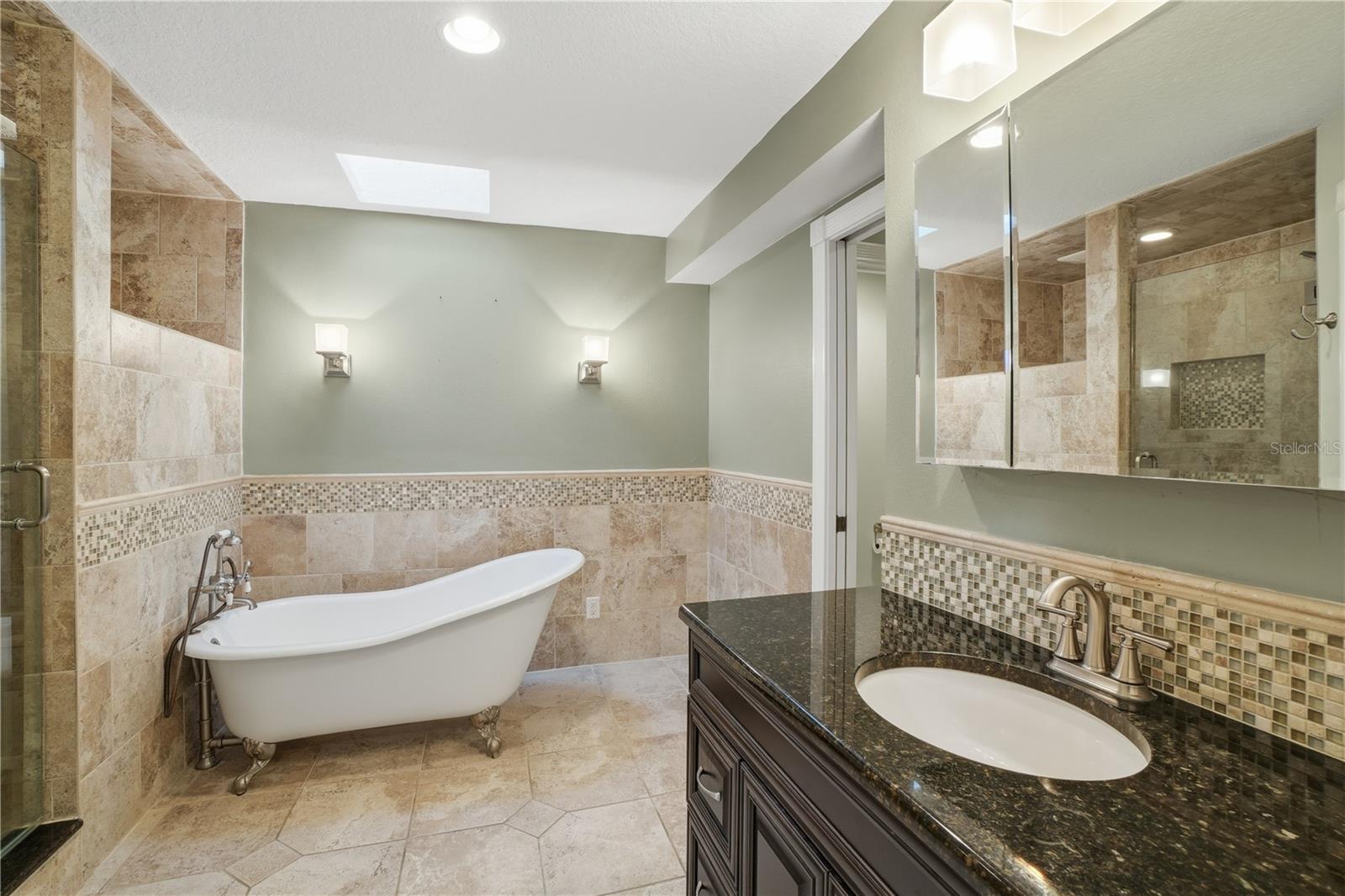 Image 24 of 60 For 1711 Barcelona Way