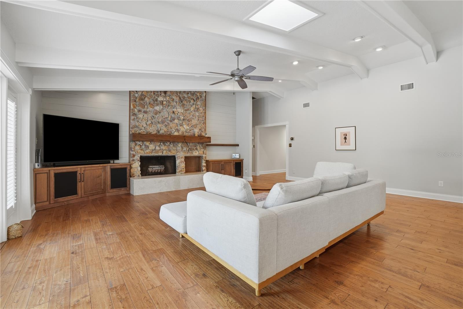 Image 7 of 60 For 1711 Barcelona Way