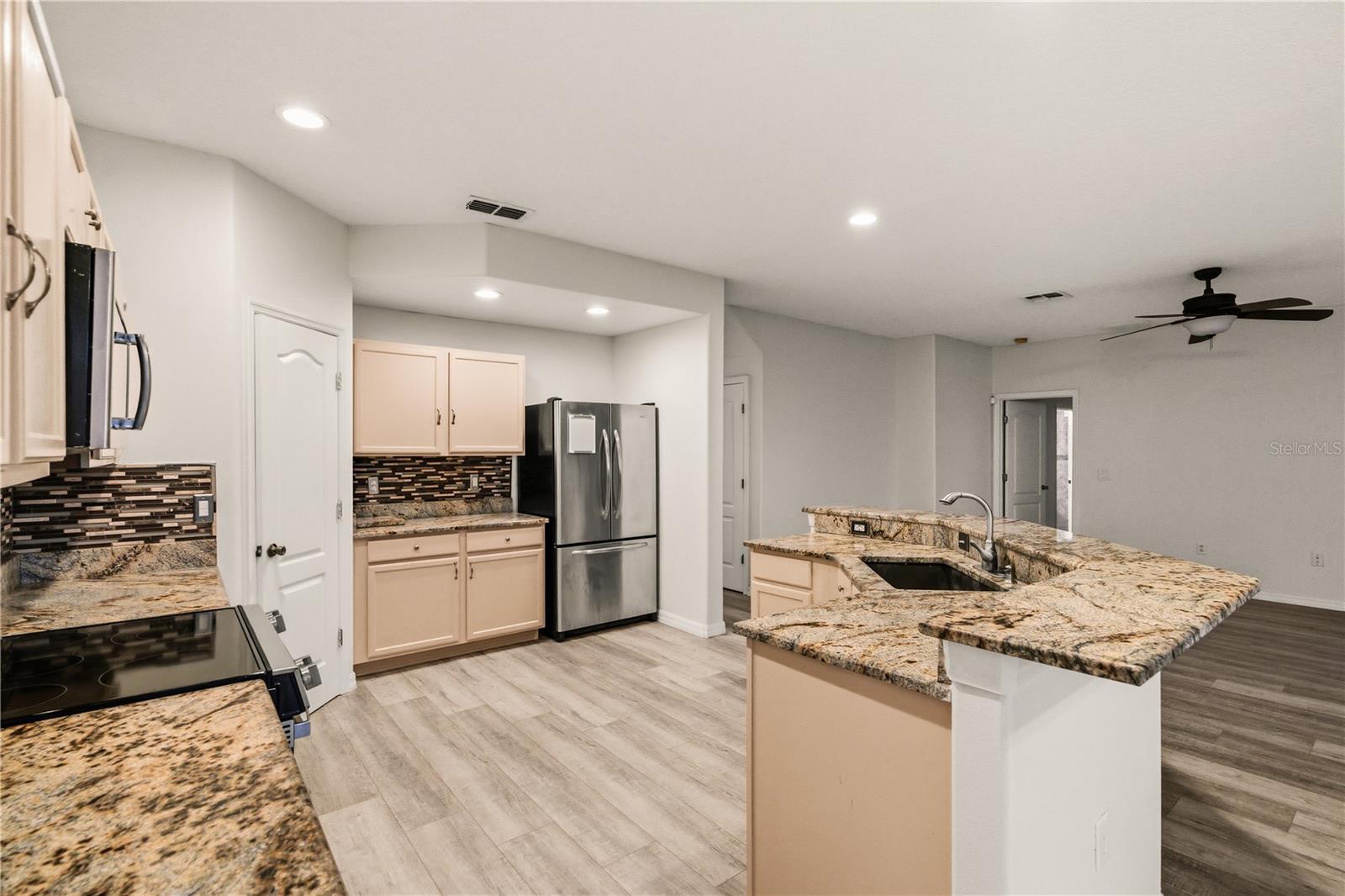 Image 23 of 47 For 19214 Briercrest Trail