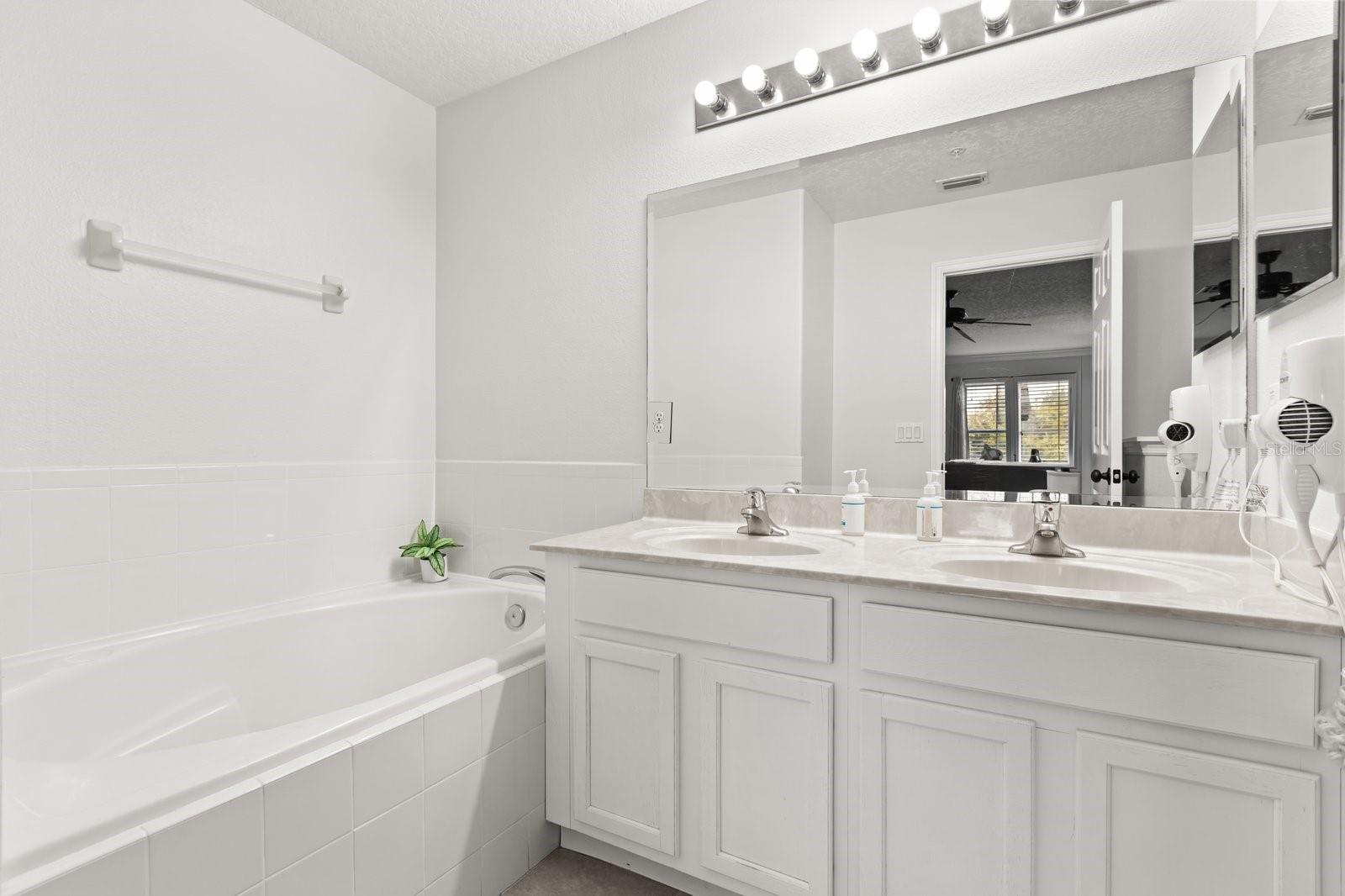 Image 22 of 38 For 856 Assembly Court