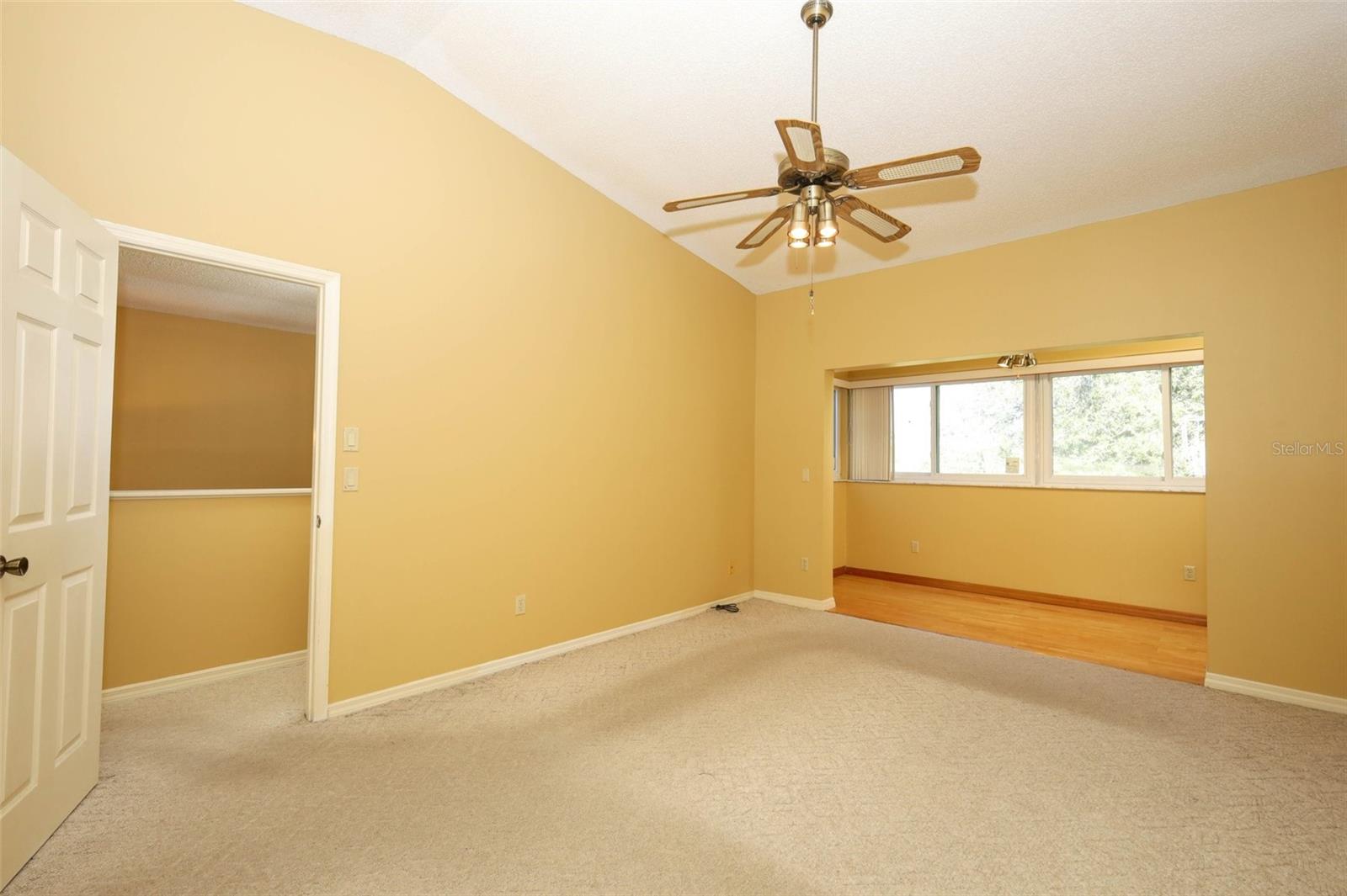 Image 10 of 22 For 356 Golfside Cove 28