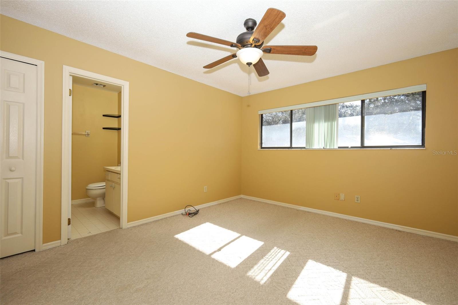 Image 12 of 22 For 356 Golfside Cove 28