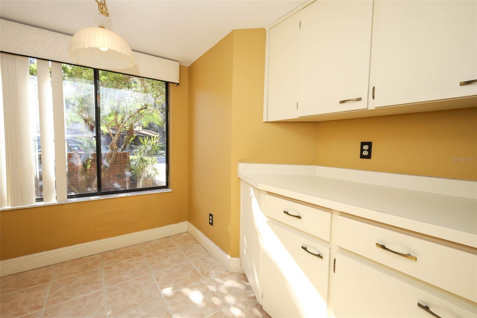 Image 8 of 22 For 356 Golfside Cove 28