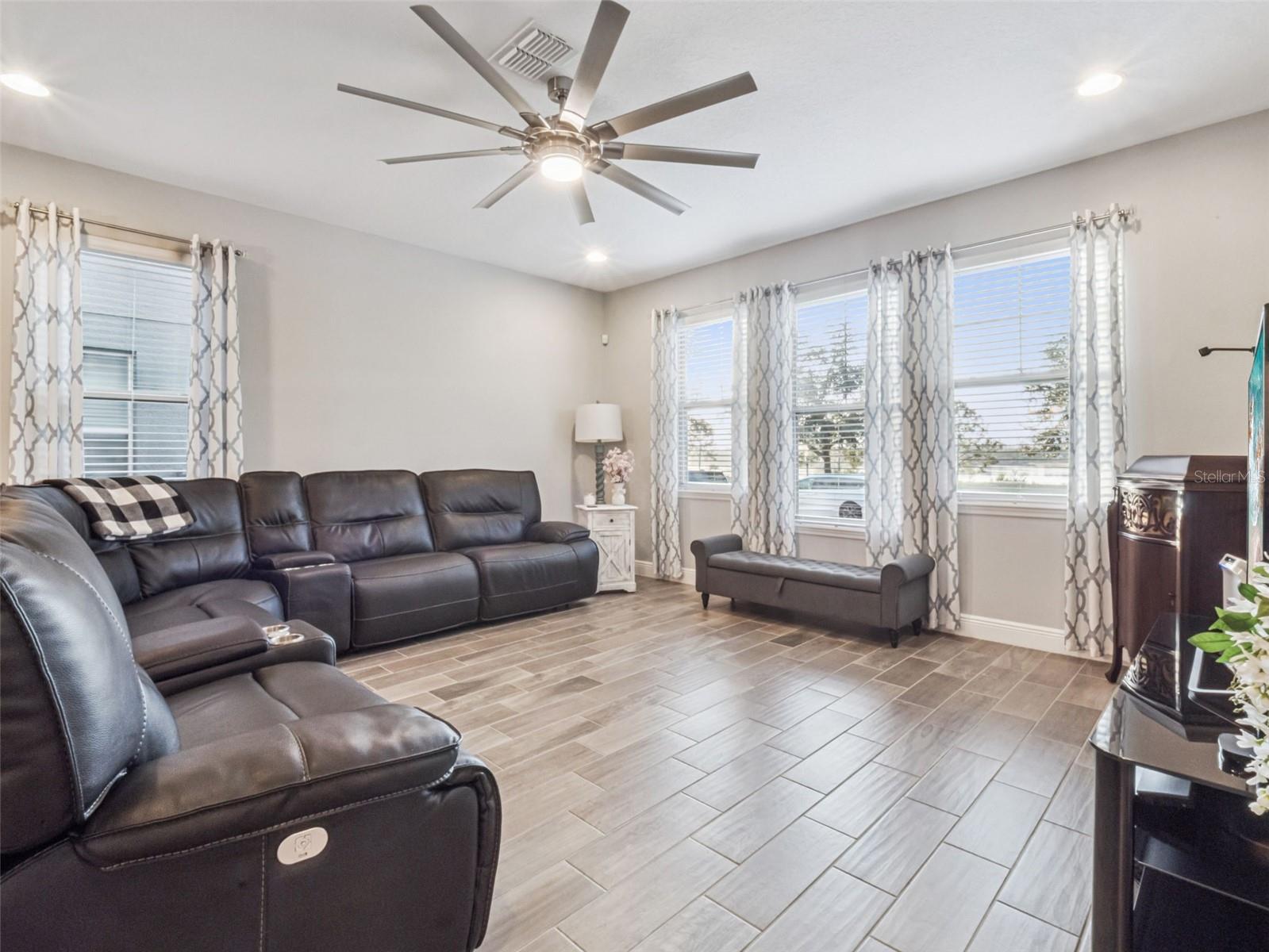 Image 11 of 57 For 8613 Bayview Crossing Drive