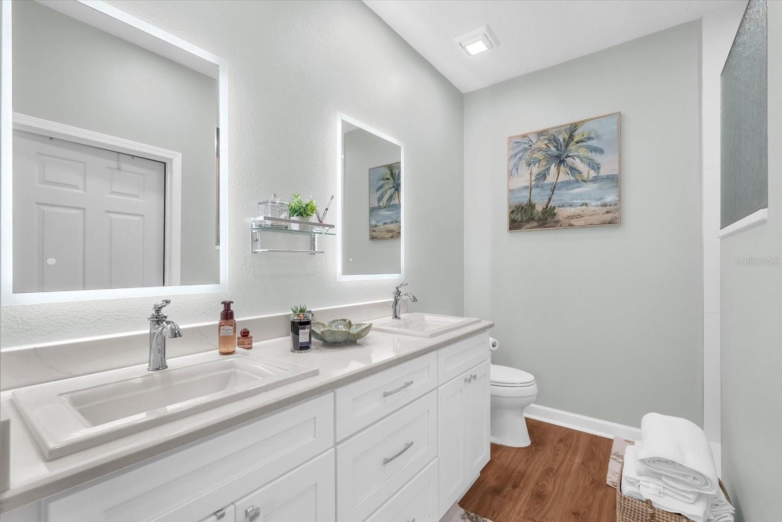 Image 17 of 30 For 22020 Belgian Court