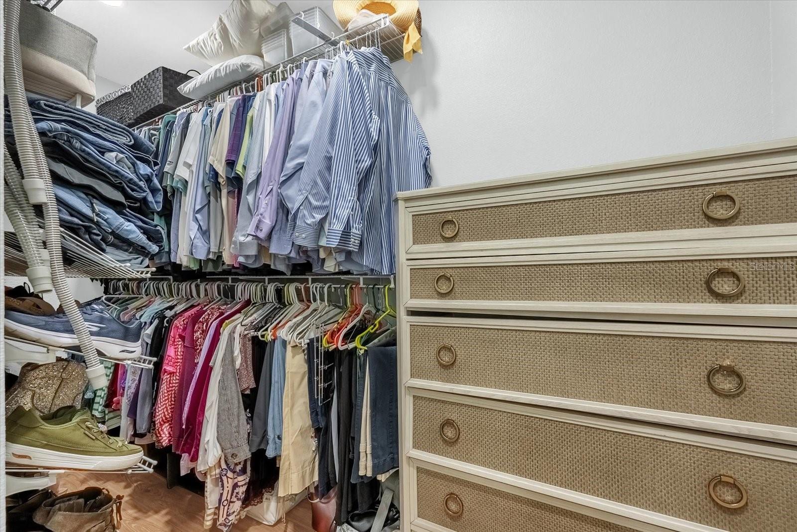 Image 19 of 30 For 22020 Belgian Court