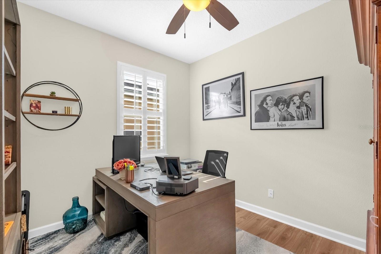 Image 23 of 30 For 22020 Belgian Court