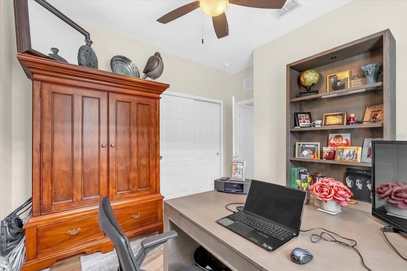 Image 24 of 30 For 22020 Belgian Court