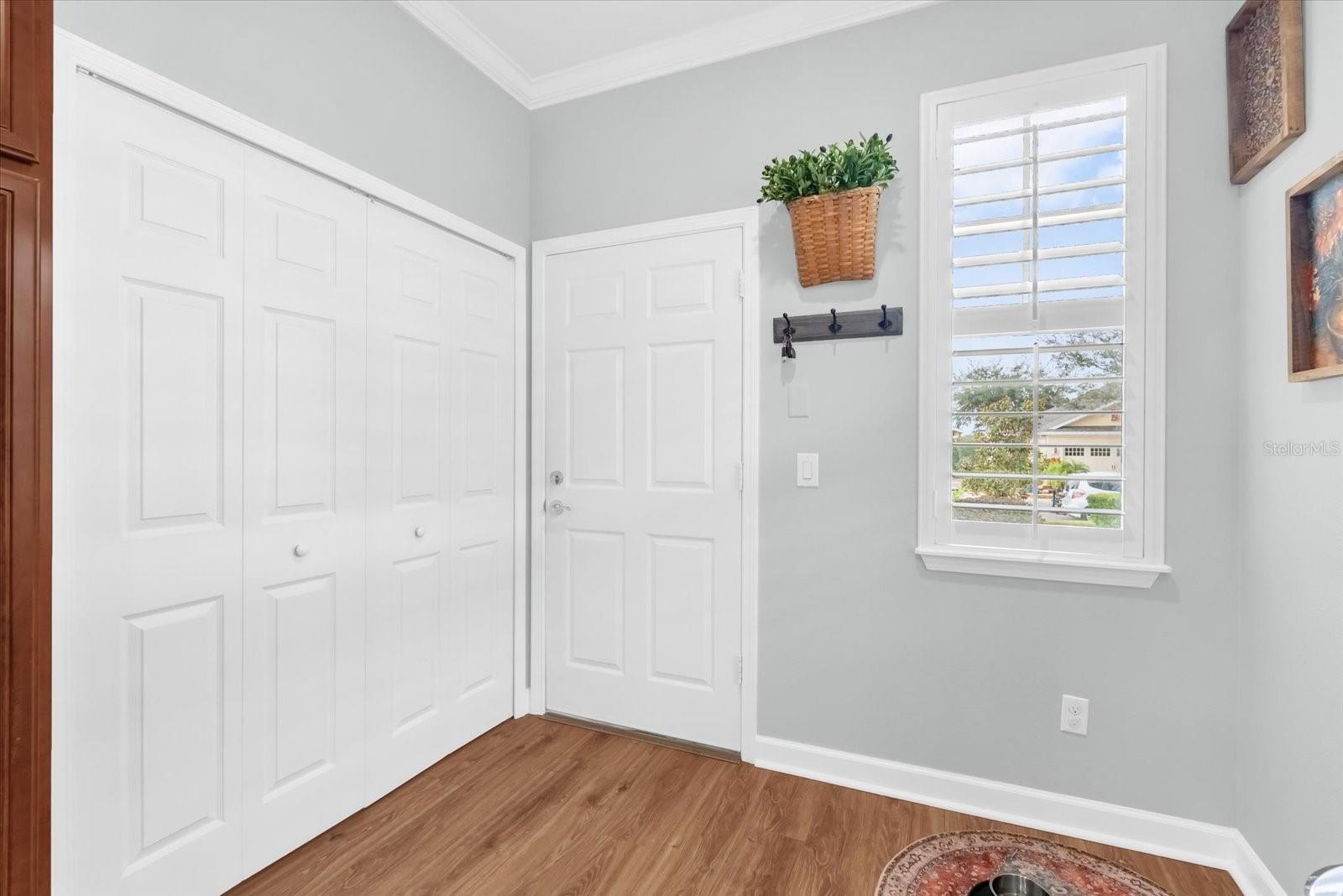 Image 25 of 30 For 22020 Belgian Court