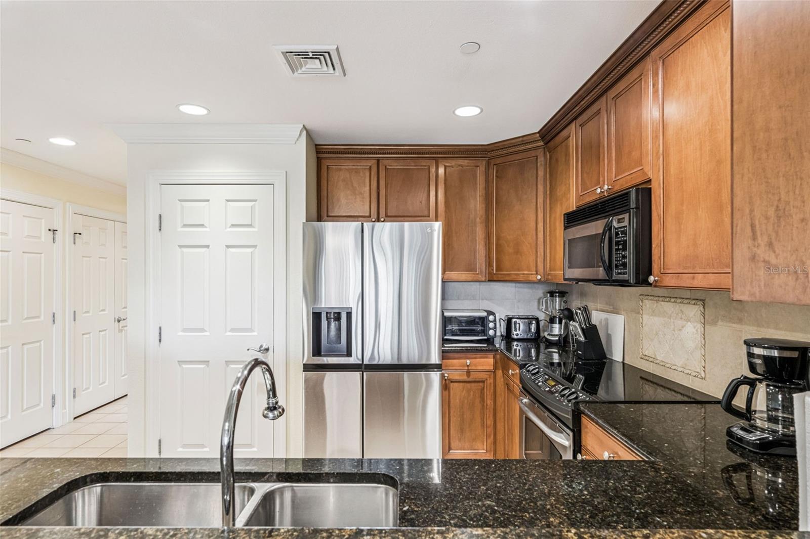 Image 18 of 67 For 1356 Centre Court Drive 202