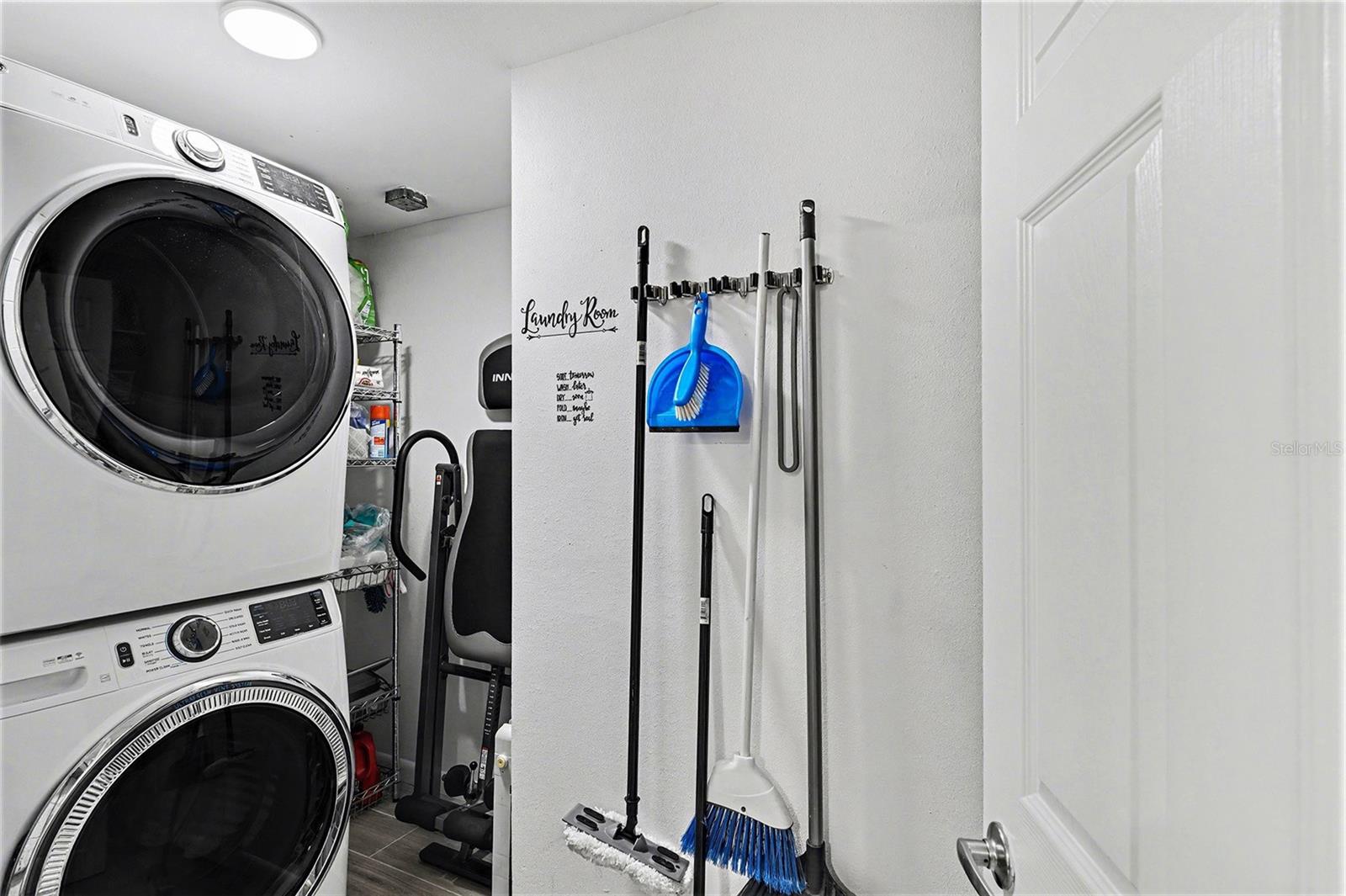 Image 10 of 30 For 206 Harbor Drive